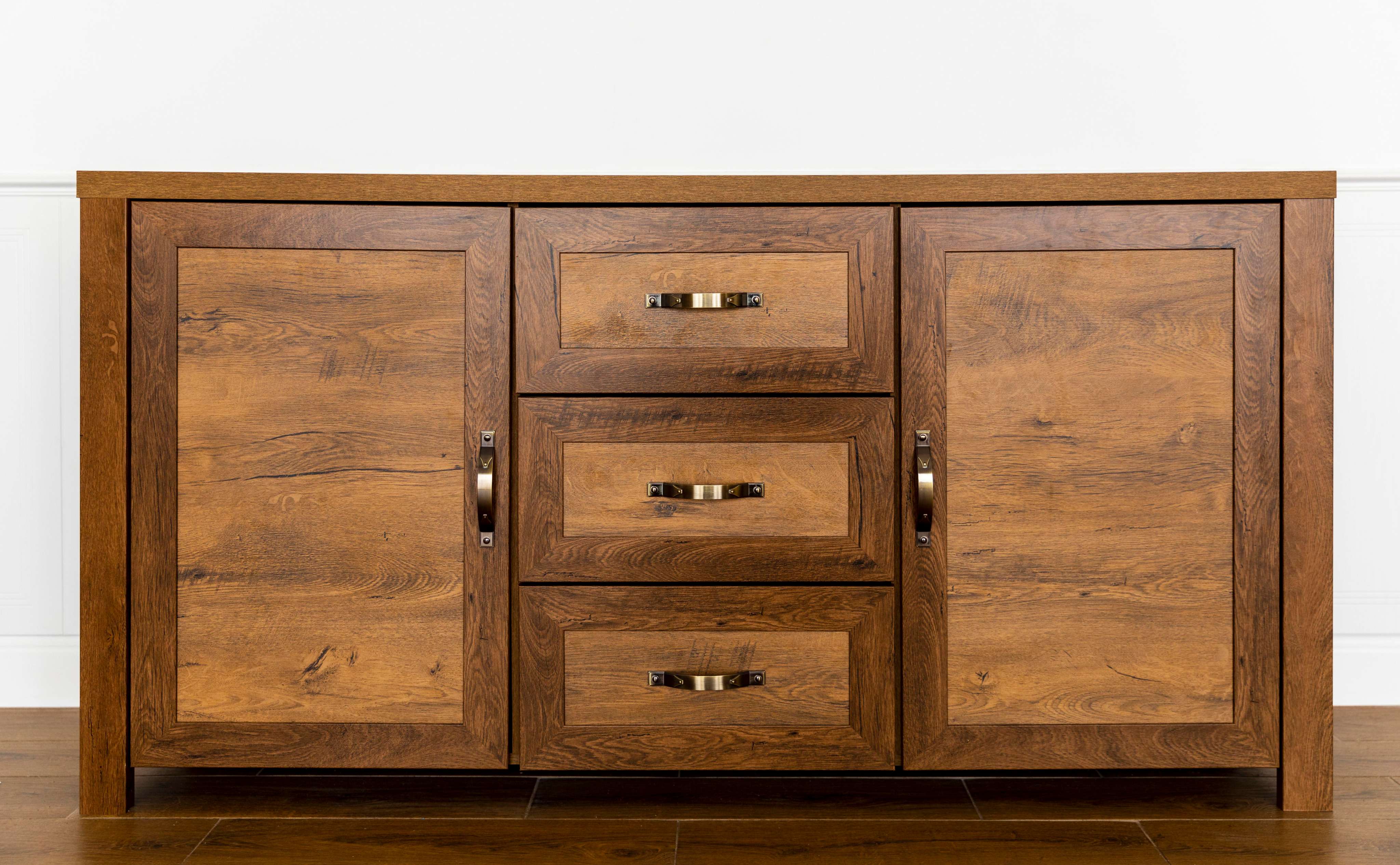Master Suite Walk-in Wardrobe